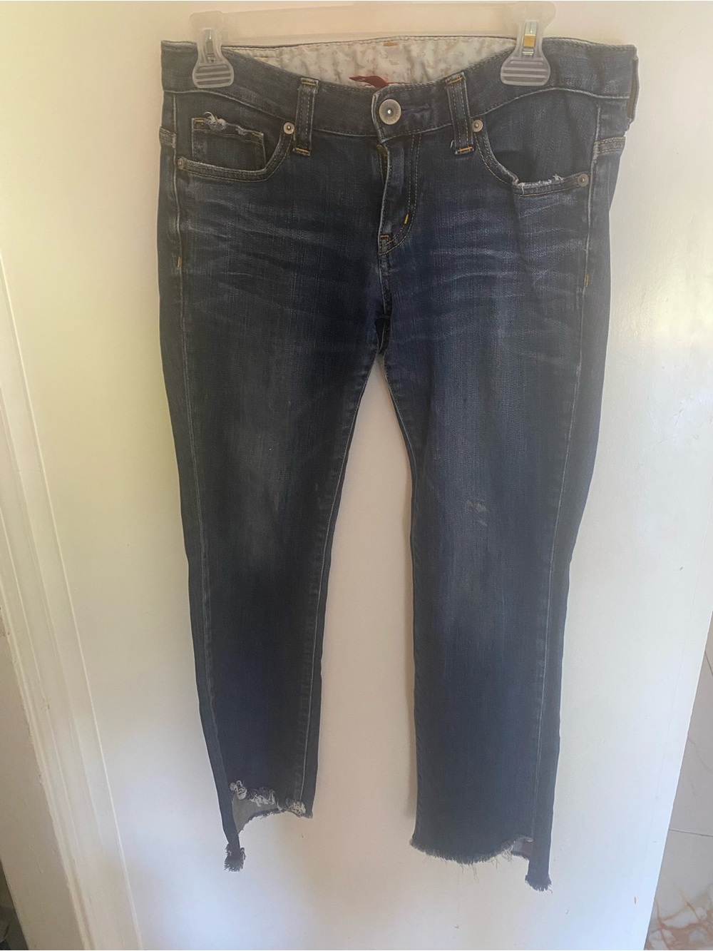 Women's Skinny Jeans in Dark Blue with Distressed Hem